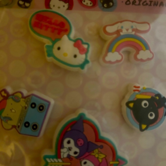 Hello Kitty Croc Jibbitz - Picture 4 of 4